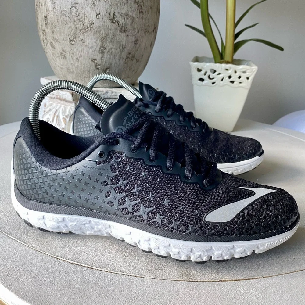 Brooks Ultraboost 5 Athletic Running Sneakers Shoes Womens 8.5‎ Black White